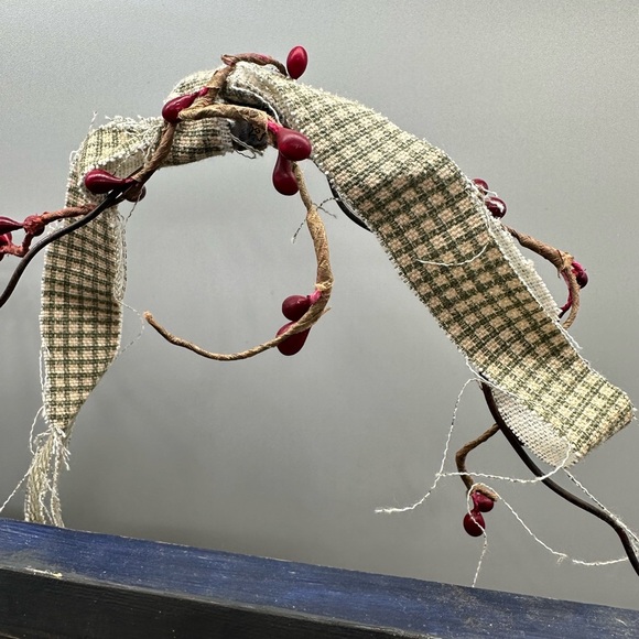 Vintage wooden Winter snowman sign - Picture 9 of 10